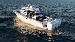 the best price on LIQUID LOUNGE