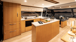 Buy a yacht 585 SUV 585 SUV