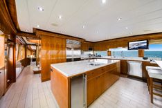 Стоимость яхты MESMERIZE - Hargrave