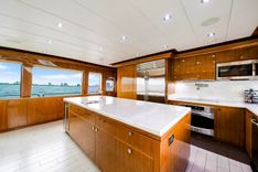 Лучшая цена на MESMERIZE 125 Raised Pilot House