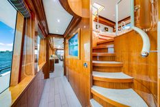 Стоимость яхты MESMERIZE