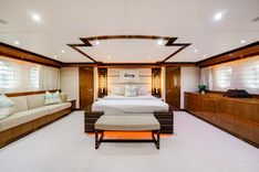 Стоимость яхты MESMERIZE - Hargrave