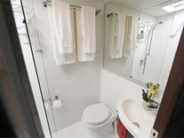 Купить яхту Silhouette 800 - MYSTIQUE YACHTS в Shestakov Yacht Sales