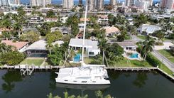 Купить яхту Silhouette 800 - MYSTIQUE YACHTS в Shestakov Yacht Sales