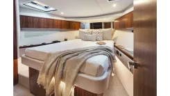46 SPORTS MOTOR YACHT - Riviera price