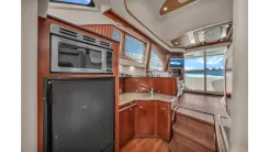 Buy a 2006 Sea Ray 44 Sedan Bridge - SEA RAY at Shestakov Yacht Sales