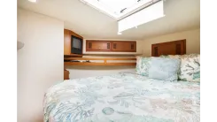 Buy a yacht 2000 Cabo 45 Express 2000