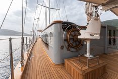 Buy a yacht LE PIETRE