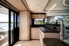 Лучшая цена на Sarah Jane 2024