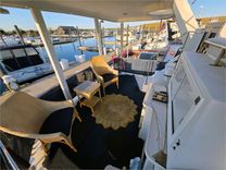 best yacht sales deals 43' Carver 1995 430 Cockpit Motor Yacht 1995