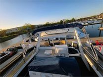 43' Carver 1995 430 Cockpit Motor Yacht - Carver Yachts