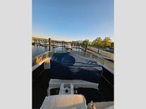 the best price on 43' Carver 1995 430 Cockpit Motor Yacht - Carver Yachts