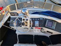 Buy a yacht 43' Carver 1995 430 Cockpit Motor Yacht - Carver Yachts