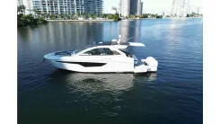 the best price on AMIRA CHIDA 2021