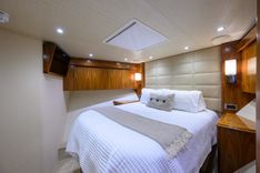 SPECULATOR 92 Enclosed Flybridge