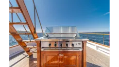 Buy a yacht Blue Peter Fan Tail Motor Yacht