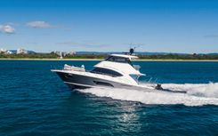 best yacht sales deals BUZZ 57 Enclosed Flybridge
