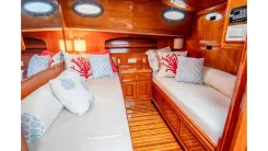 best yacht sales deals Sapphire II 55