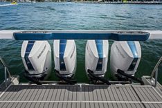 Buy a yacht Lady Champagne II - Formula Boats