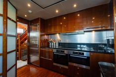 best yacht sales deals Oasis (Copy) 2010