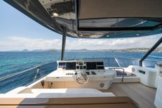 Buy a BELLA LUNA MCY 86 at Shestakov Yacht Sales