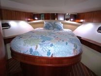 Buy a ENDLESS SUMMER 5200 Expresss at Shestakov Yacht Sales