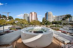 Azimut Grande 27 yacht sale