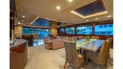 Buy a yacht TRUE NORTH Trideck