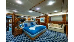 best yacht sales deals SHALIMAR 118