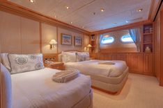 Купить яхту LAUREL 240 в Shestakov Yacht Sales
