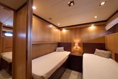 Buy a yacht LE.ONE