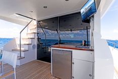Купить яхту Lazzara 64 в Shestakov Yacht Sales