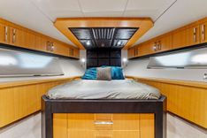 Купить яхту Lazzara 64 в Shestakov Yacht Sales