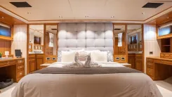 Buy a Dozer at Shestakov Yacht Sales