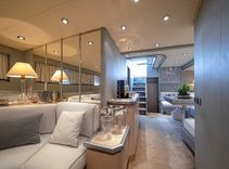 Buy a yacht WHITE & SILVER - Magnum Marine