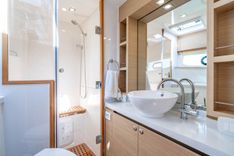 Aquila 44 Yacht