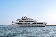 best yacht sales deals MAJESTY 145 - Majesty Yachts