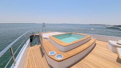 Buy a yacht MAJESTY 100 TERRACE - Majesty Yachts