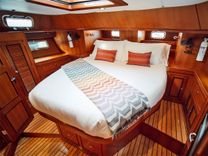 Buy a yacht FREE RANGE - HYLAS