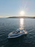 the best price on JEANNEAU DB37 38